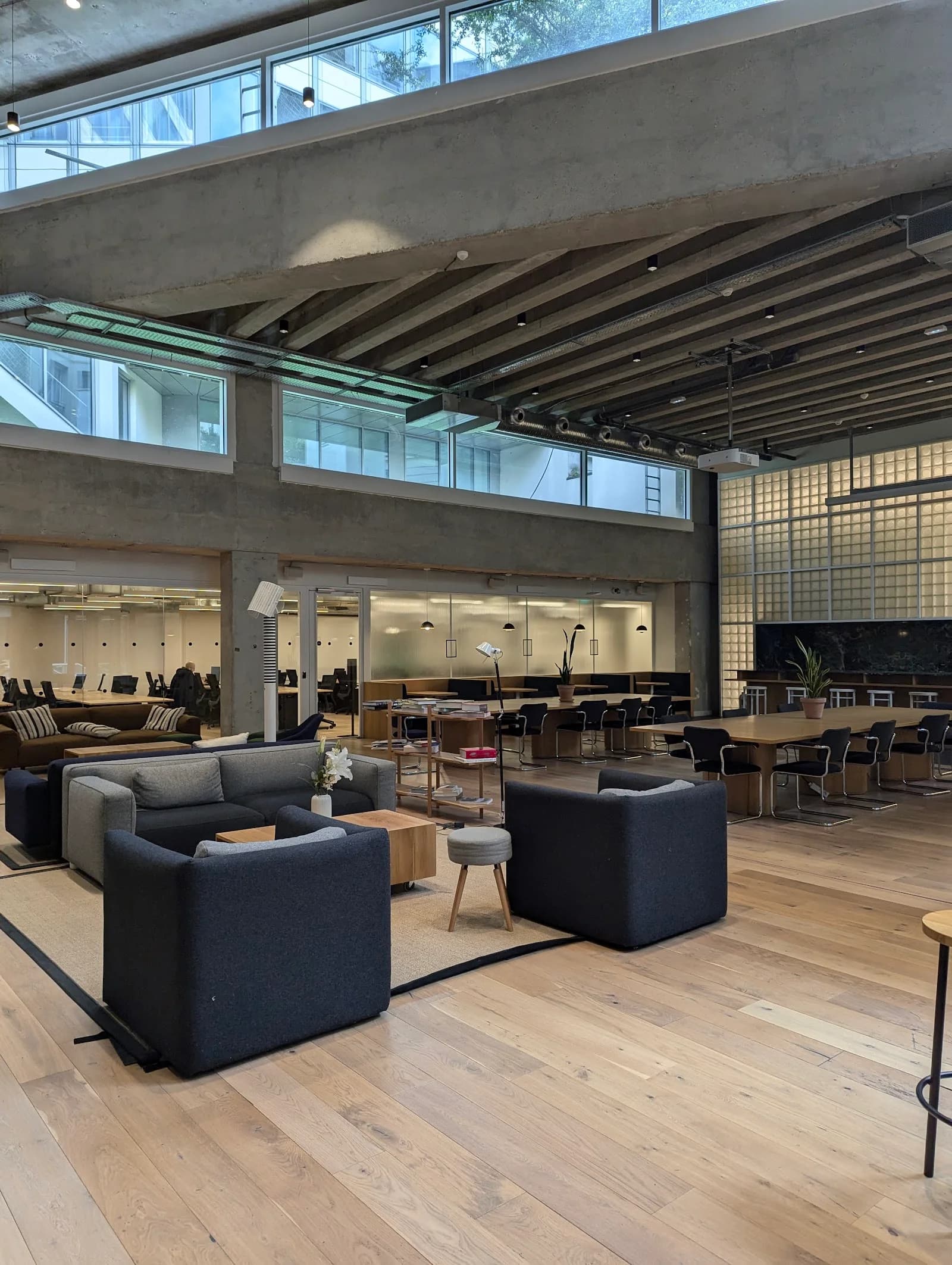 Photo de l'espace hiptown-paris-17-porte-maillot (source : Google)