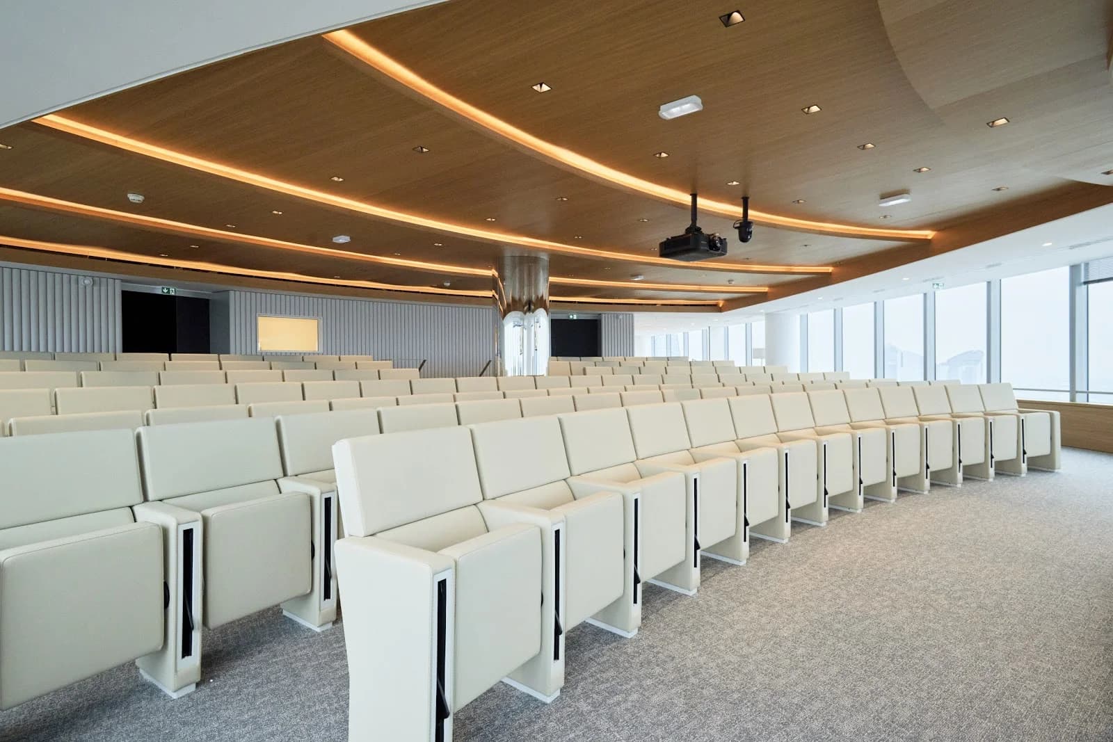Photo de l'espace morning-la-defense (source : Google)