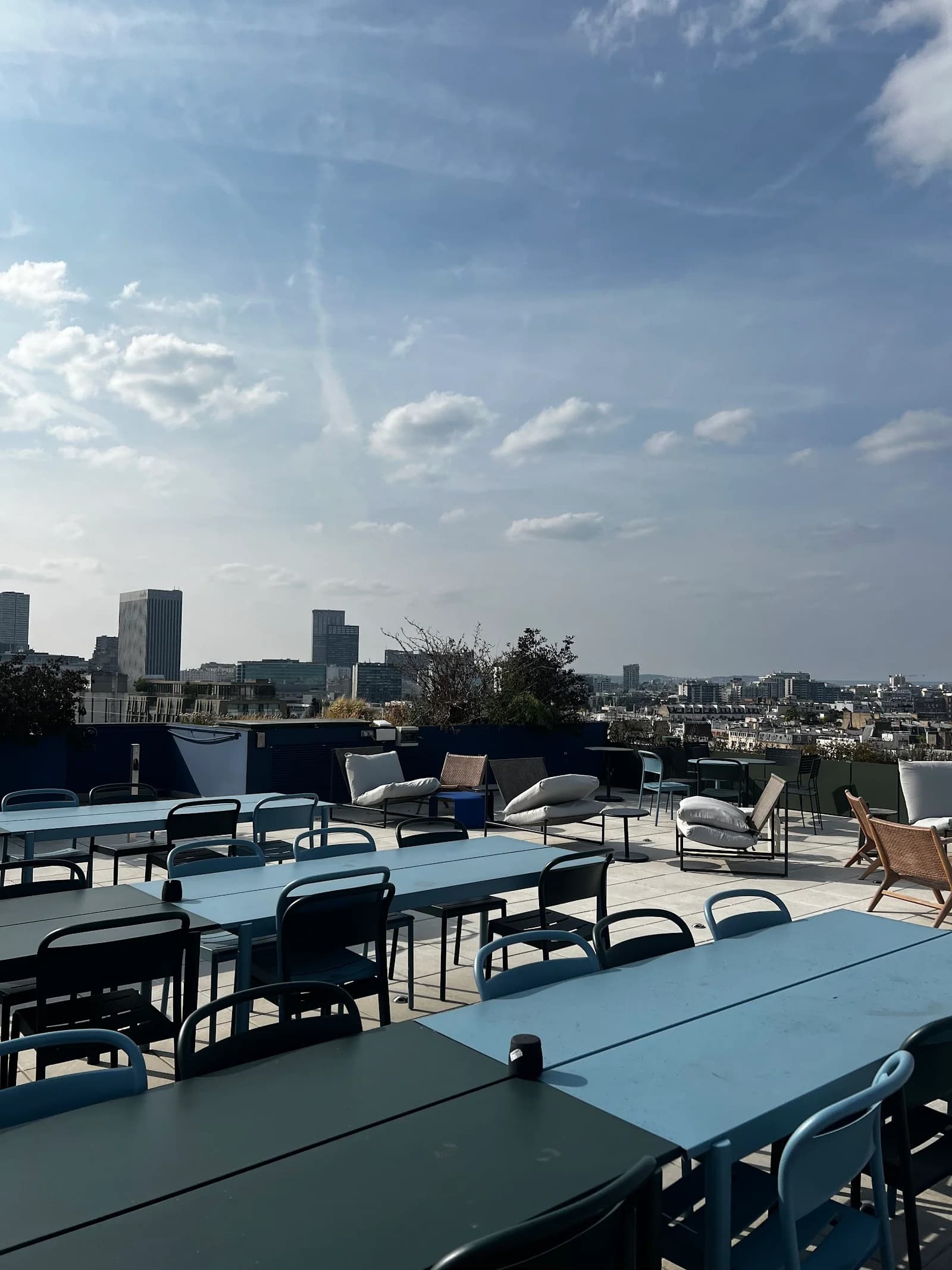 Photo de l'espace morning-pont-de-neuilly (source : Google)