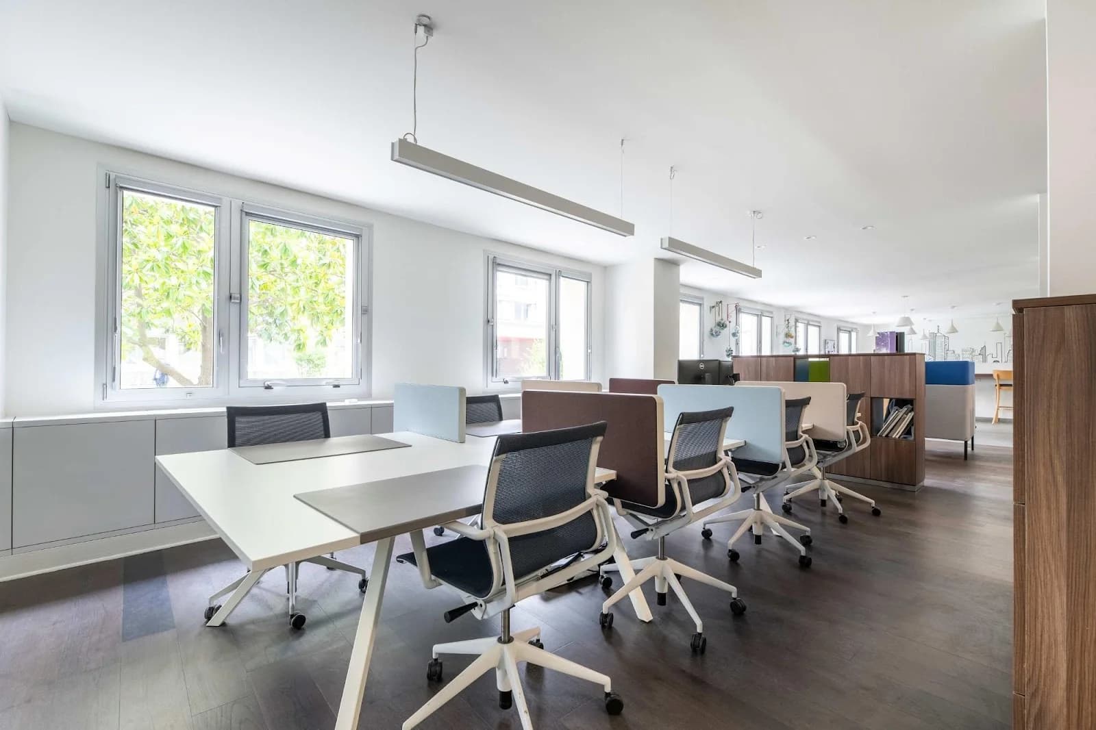 Photo de l'espace regus-pont-de-neuilly (source : Google)