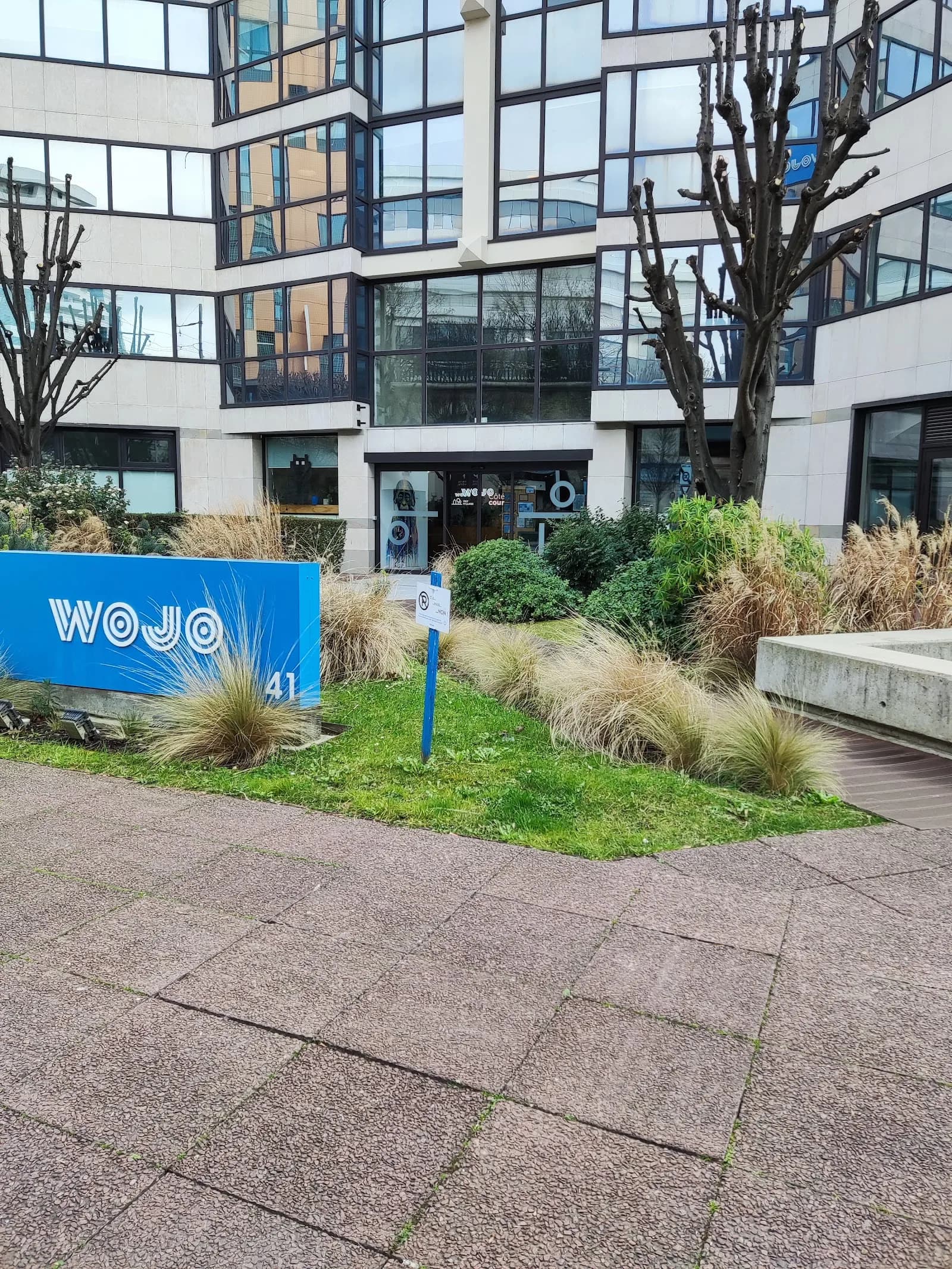 Photo de l'espace wojo-issy (source : Google)